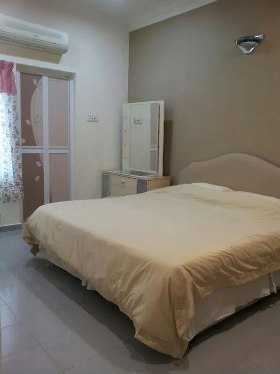 Carols Guesthouse Near Jonker And Satay Celup Malacca 0*,